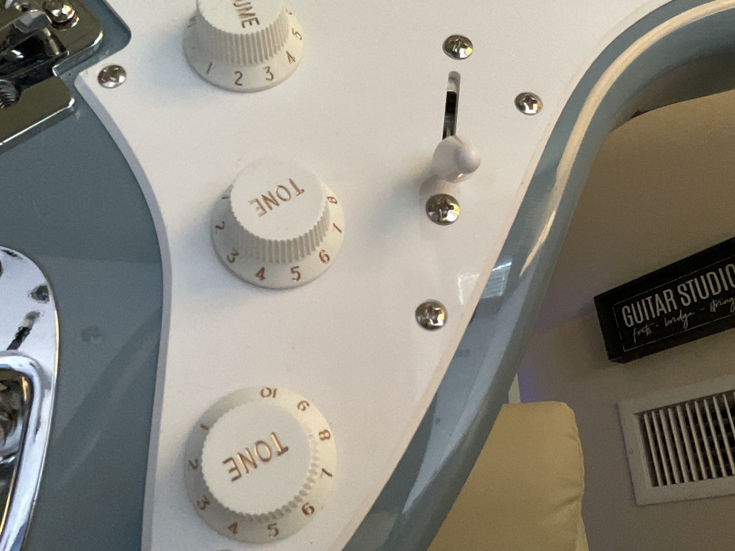 Tone knobs on a Squier Strat